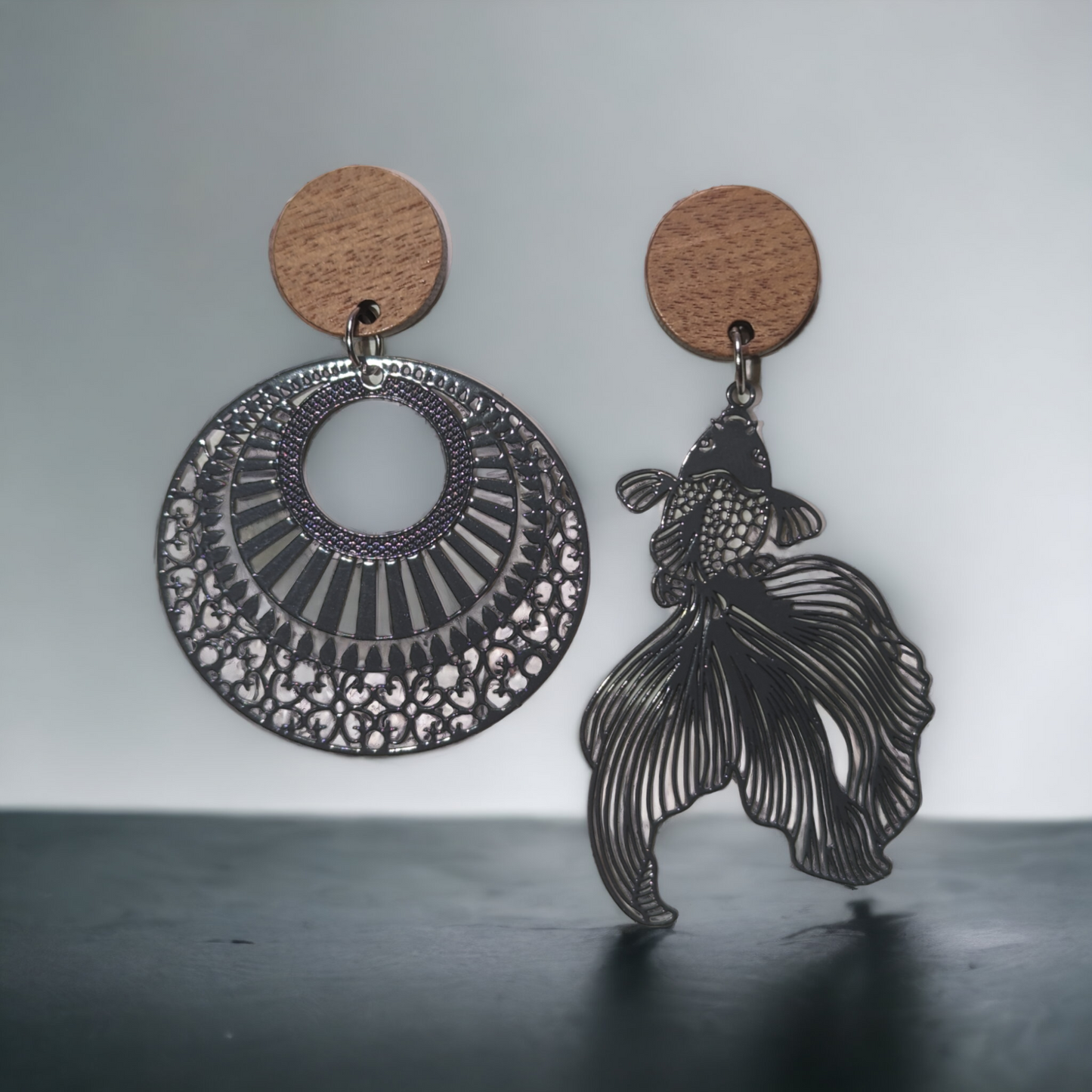 Boucles d'oreilles asymétriques