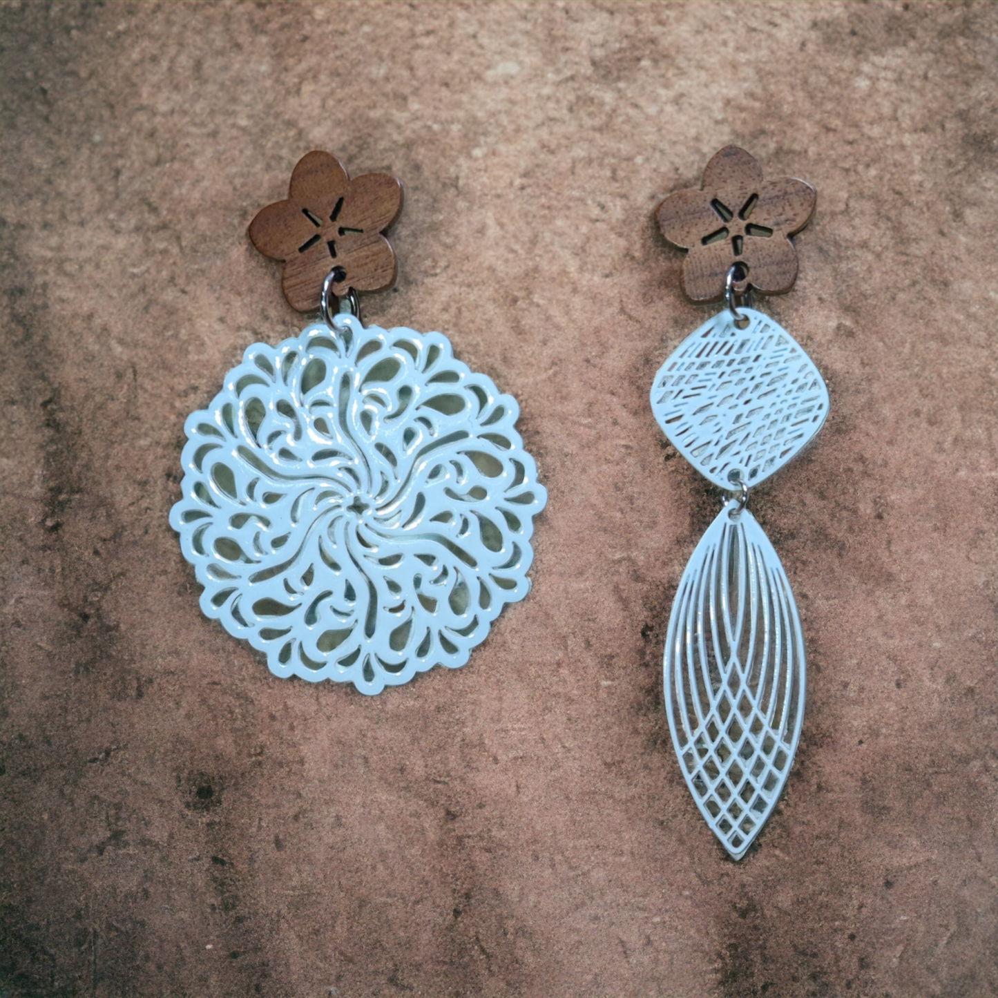 Boucles d'oreilles asymétriques