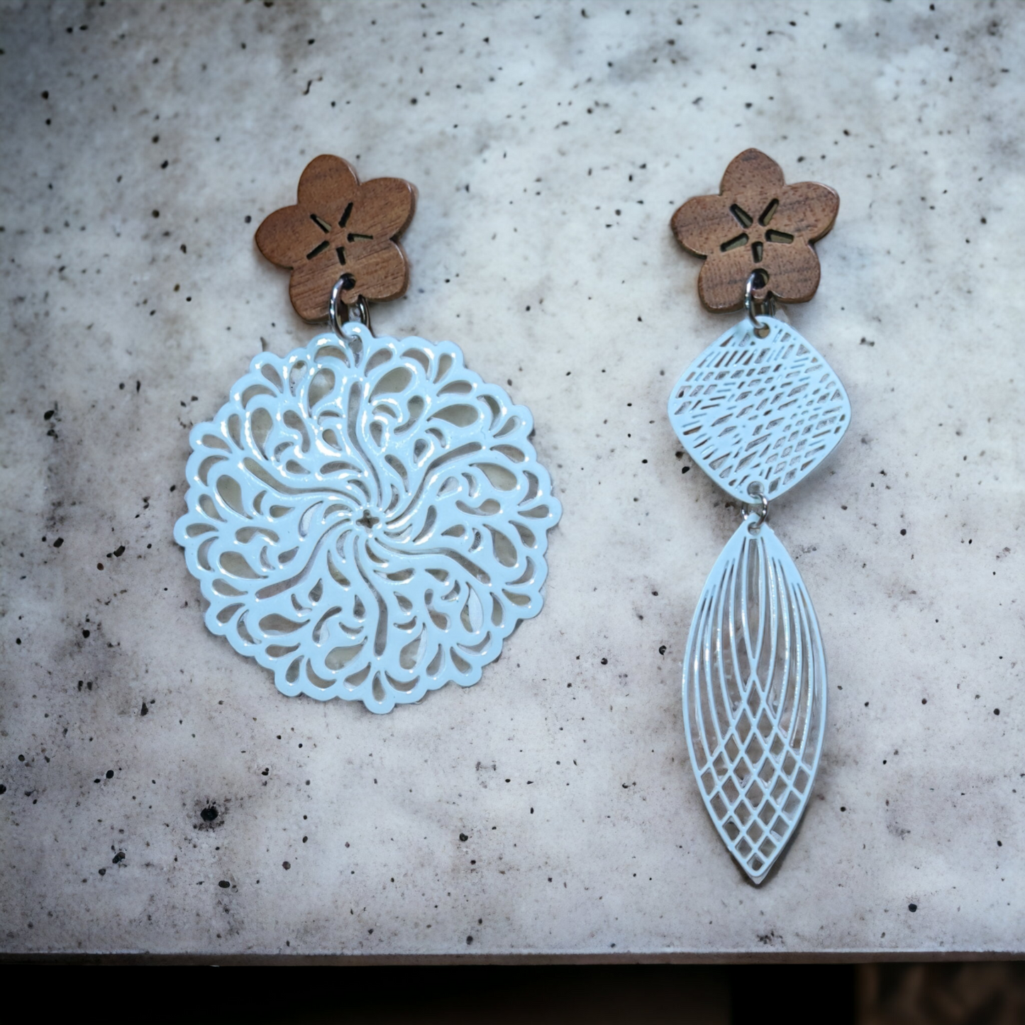 Boucles d'oreilles asymétriques