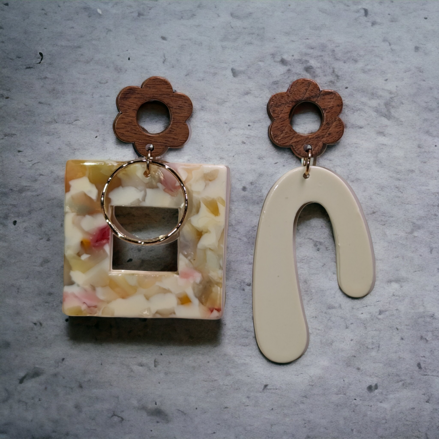 Boucles d'oreilles asymétriques